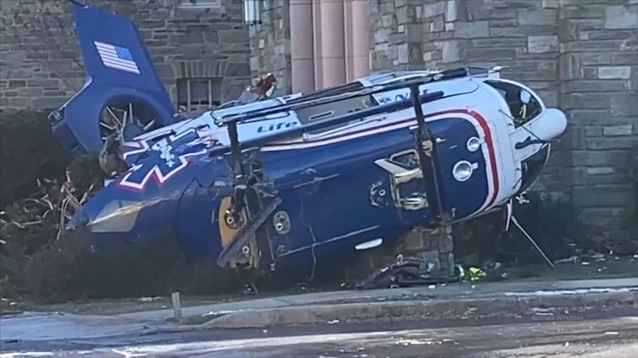 Helikopter Medis Jatuh, Seorang Balita dan 3 Penumpang Selamat