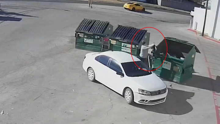 Tega! Perempuan 18 Tahun di New Mexico Buang Bayi di Tempat Sampah