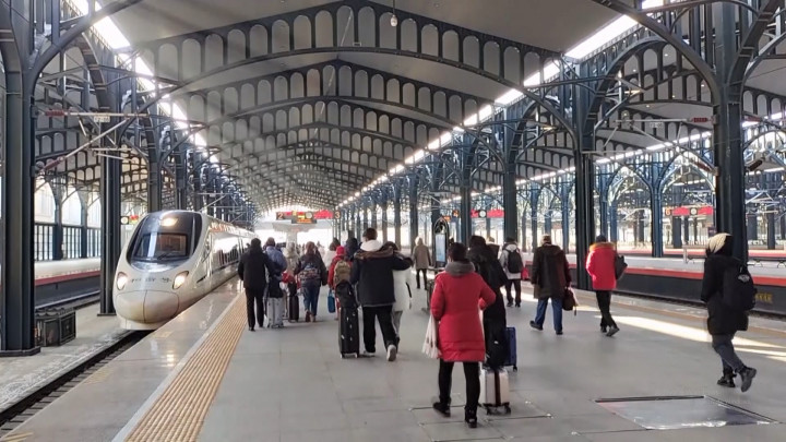 Arus Mudik Warga Tiongkok Meningkat Jelang Imlek