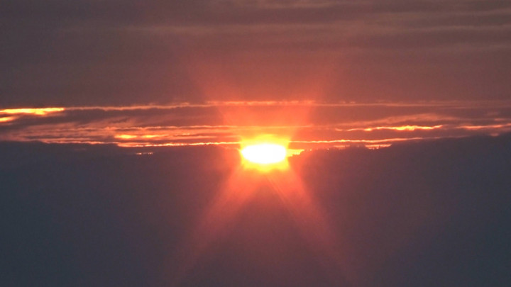 Tak Hanya Matahari Terbenam Lebih Lambat, RI Alami Fenomena Ekuiluks