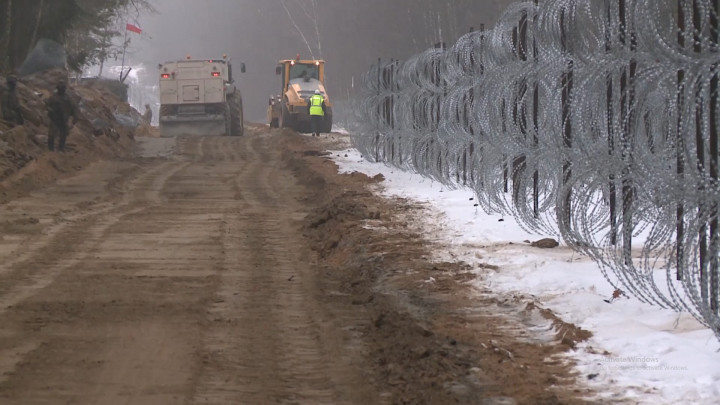 Hadang Migran, Polandia Bangun Tembok Raksasa