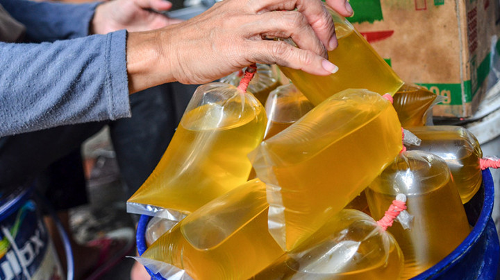 Tak Mau Rugi, Pedagang di Pasar Baru Cikarang Pilih Jual Minyak Goreng Curah