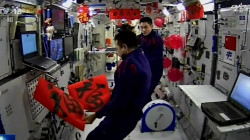 Tak Hanya di Bumi, Astronaut Asal Tiongkok Merayakan Tahun Baru Imlek 2573 di Luar Angkasa
