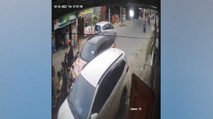 Mobil LSM Seruduk Pemotor, 1 Pengendara Meninggal