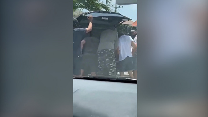 Polres Badung Buru 5 WNA Pelaku Pengeroyokan yang Viral