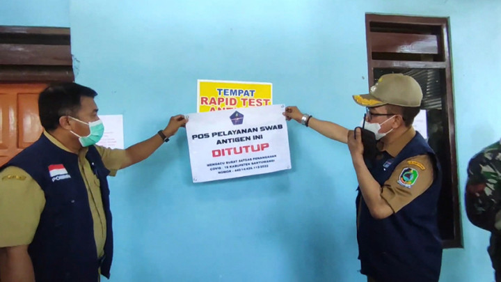 Belasan Gerai Tes Antigen di Banyuwangi Ditutup Paksa