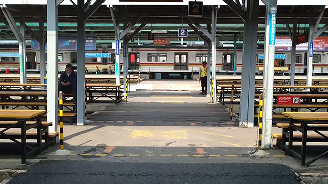 PPKM Level 3 di Jabodetabek, Pengguna KRL Menurun