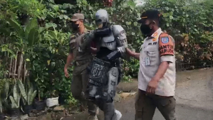 Dianggap Ganggu Ketertiban, Pengamen Berkostum RoboCop Diamankan