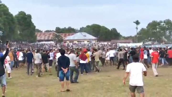 Final Sepak Bola Tomagoba U-20 Berakhir Bentrokan Antar Suporter