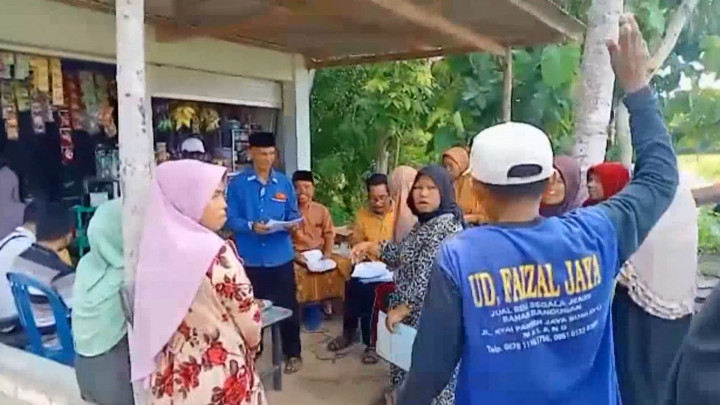 Dipaksa Beli Sembako, Penerima Bansos Tunai di Pamekasan Marah dan Protes