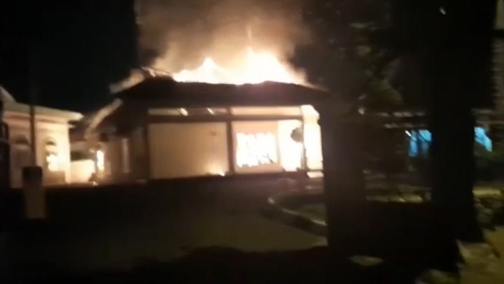 Diduga Korsleting Listrik, Rumah Dinas Wagub Jambi Ludes Terbakar