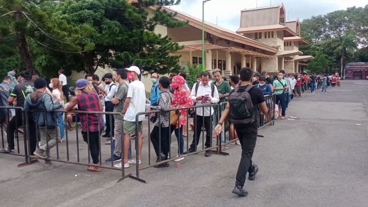 Antusiasme Ribuan Penonton MotoGP Mandalika Antre Tukar Tiket hingga 3 Jam