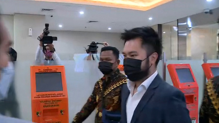 Rudi Salim Penuhi Panggilan sebagai Saksi untuk Kasus Indra Kenz