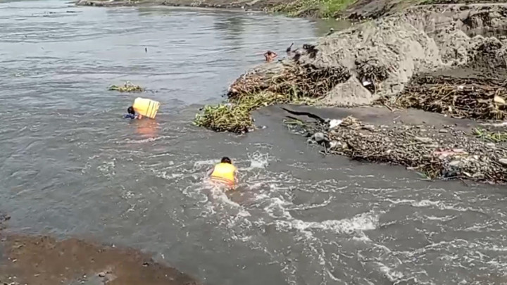 Ngeri! Bocah 8 Tahun Hilang Terseret Arus Sungai saat Mencari Ikan