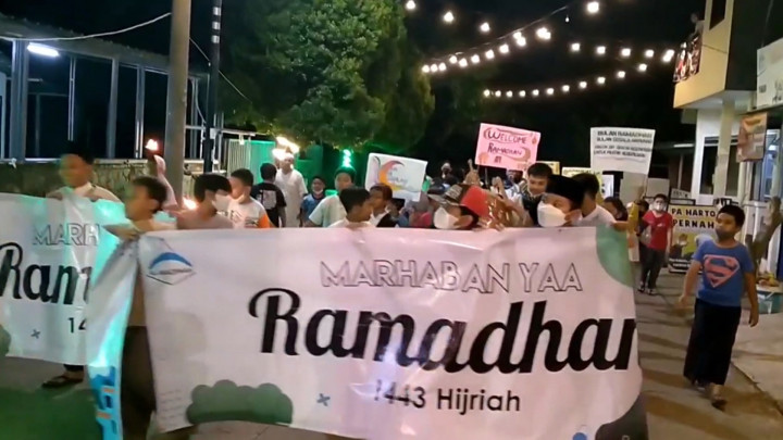 Sambut Bulan Suci Ramadan, Ratusan Warga di Bogor Meriahkan Pawai Obor