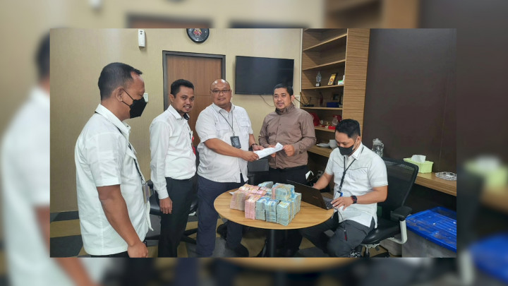 Terima Uang Rp1 M dari Doni Salmanan, Reza Arap Serahkan Rp950 Juta ke Bareskrim