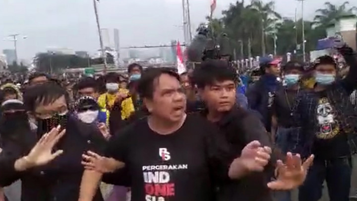 Ade Armando Sempat Terlibat Cekcok Sebelum Dikeroyok Massa