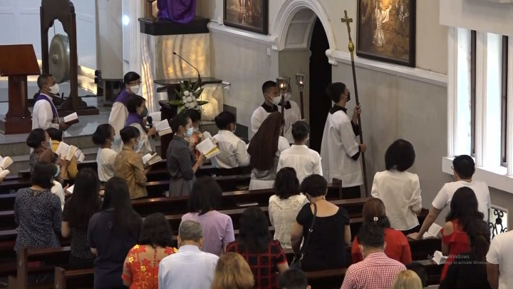 Suasana Jumat Agung di Katedral Santa Maria Medan