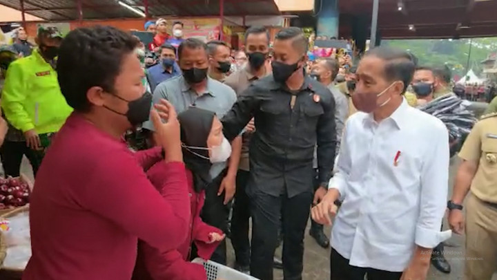 Bertemu Jokowi, Pedagang di Bogor Curhat Pamannya Ditangkap karena Tolak Pungli
