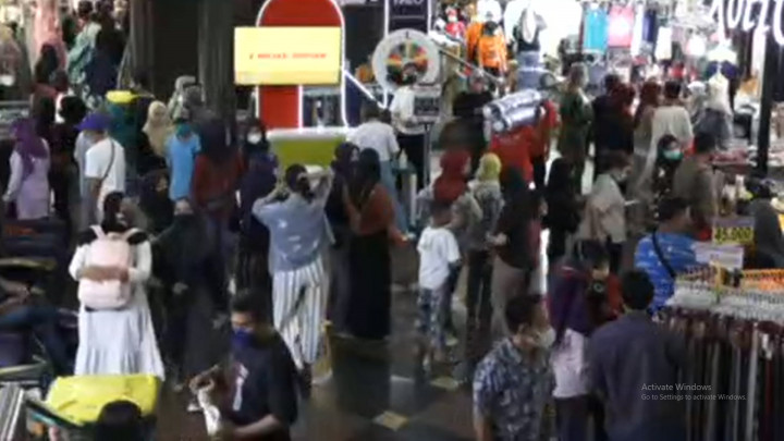 Berburu Baju Lebaran, Pedagang Pasar Tanah Abang Raup Untung hingga Rp20 Juta per Hari