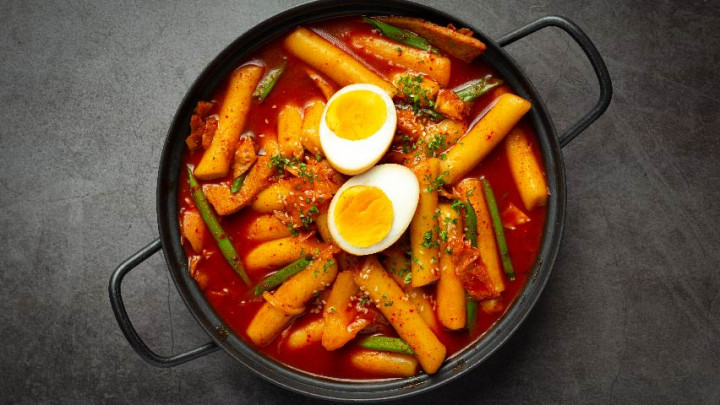 Mengenal Asal Usul Tteokbokki, Kudapan Pedas Asal Negeri Gingseng