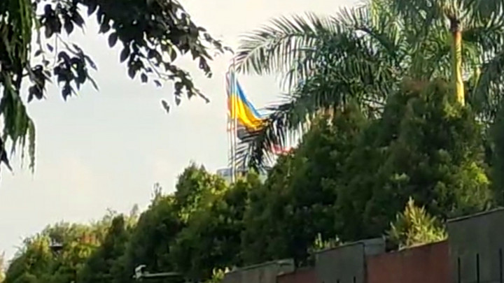 DPR Kritik Kedubes Inggris Soal Pengibaran Bendera LGBT