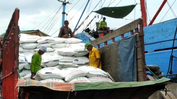 Pelindo Siapkan 3600 Karung Pasir Cegah Meluasnya Banjir Rob di Semarang