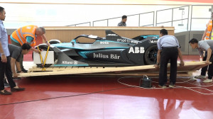 Penampakan Replika Mobil Formula E Jakarta