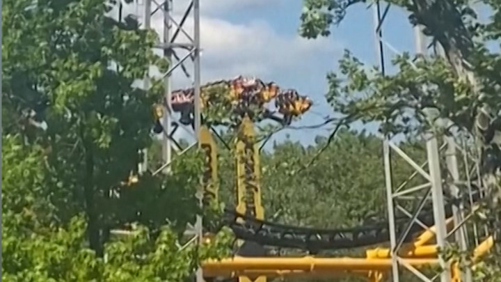 Ngeri! Wahana Taman Hiburan di Pennsylvnia Mendadak Berhenti dalam Keadaan Terbalik