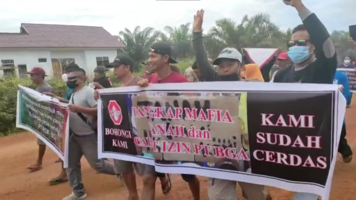 Ratusan Petani Ketapang Demo Tuntut Perusahaan Sawit Kembalikan Lahan Warga Seluas 1.400 Hektar