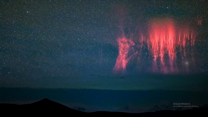 Potret Petir Merah Himalaya Tertangkap Kamera Fotografer Tiongkok