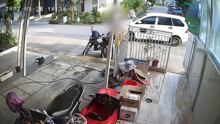 Aksi 'Bang Jago' di Cikarang Terekam Kamera CCTV