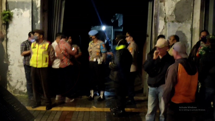 Polda Jabar Bongkar Penyimpanan Ribuan Butir Peluru hingga Bahan Peledak