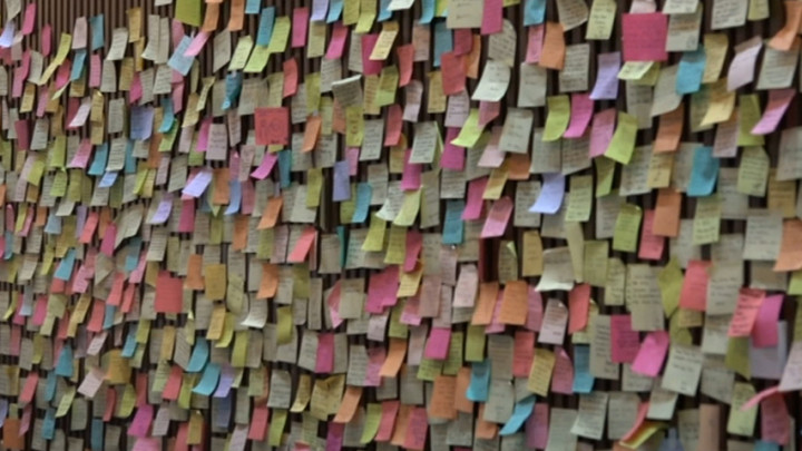 Doa-doa Warga untuk Eril Warnai Rumah Duka