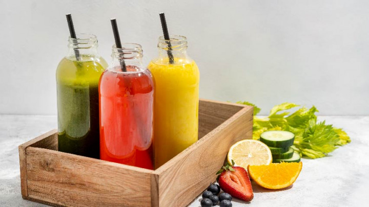 Rekomendasi 4 Jus Buah Penurun Kolesterol