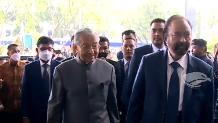 Detik-detik Kedatangan Mahathir Mohamad di Rakernas NasDem