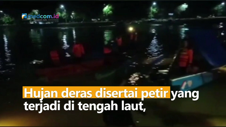 Nekat Berlayar Ketika Hujan, Perahu Tersambar Petir & Satu Nelayan Hilang