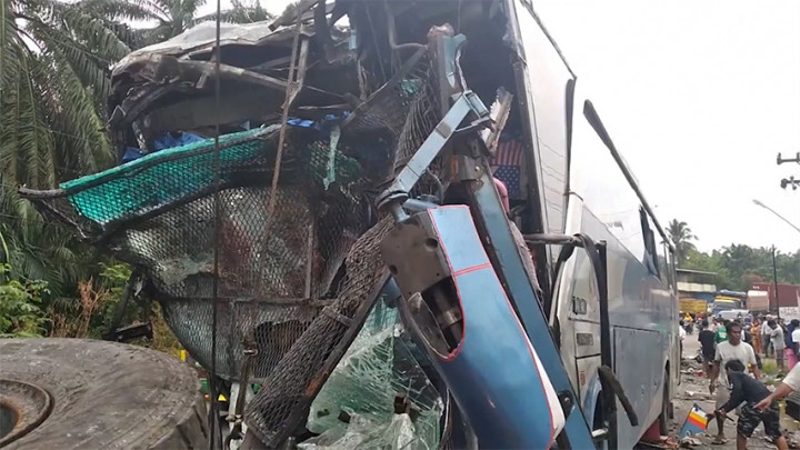 Dua Bus di Jalan Lintas Sumatera Tabrakan, 6 Orang Meninggal
