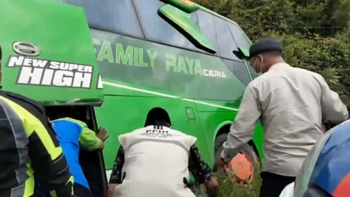 Bus Rombongan Calon Jemaah Haji Alami Kecelakaan di Jambi