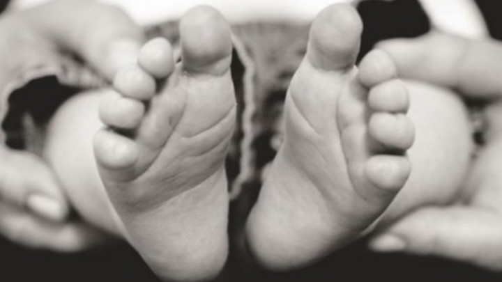 Miris, Ibu di Surabaya Tinggalkan Jasad Bayinya Hingga Membusuk