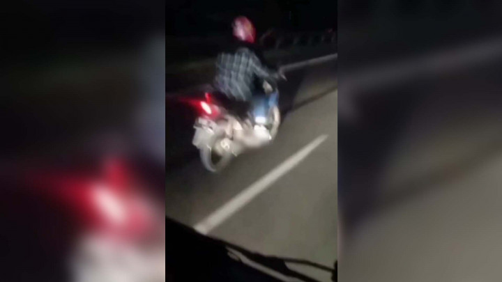 Lagi, Pengendara Motor Masuk ke Jalur Tol Cileunyi Bandung