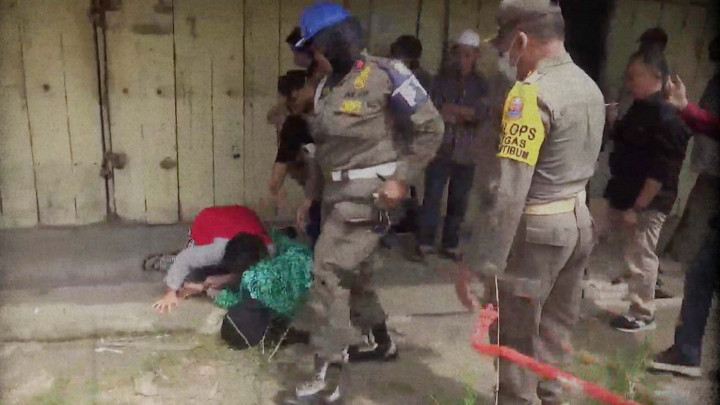 Pembongkaran Lapak di Jambi Diwarnai Kericuhan