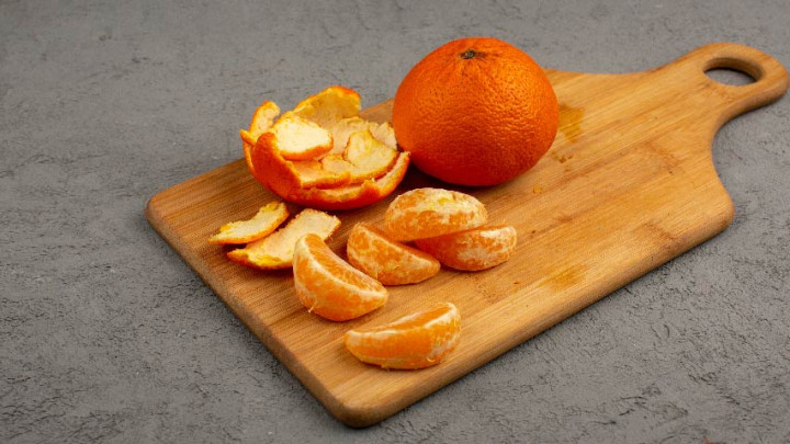 6 Manfaat Kulit Jeruk untuk Bersihkan Dapur