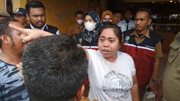 Tak Terima Ditagih Pajak Reklame, Pemilik Toko di Batubara Ngamuk