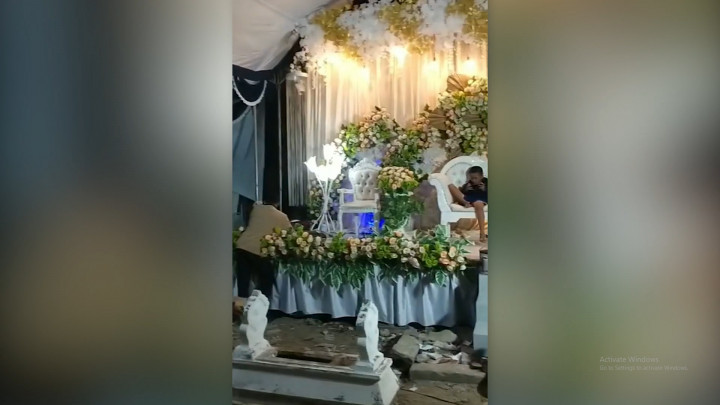 Viral! Pernikahan di Sebuah Pemakaman Menuai Kontroversi