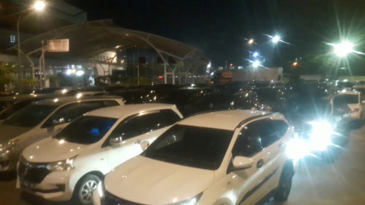 Jelang Idul Adha, Pelabuhan Merak Terpantau Padat