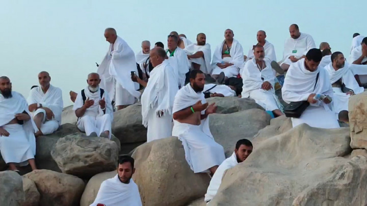 Suasana 1 Juta Jemaah Haji Melaksanakan Ibadah Wukuf di Padang Arafah