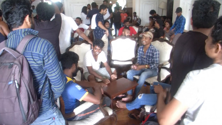 Demonstran Duduki Kantor Presiden dan PM Sri Lanka, Tuntut Pengunduran Diri