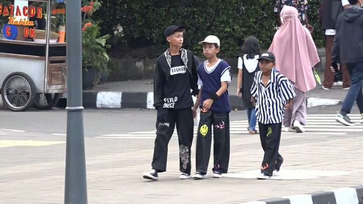 Sandiaga Uno akan Berikan Beasiswa untuk Remaja Citayam Fashion Week