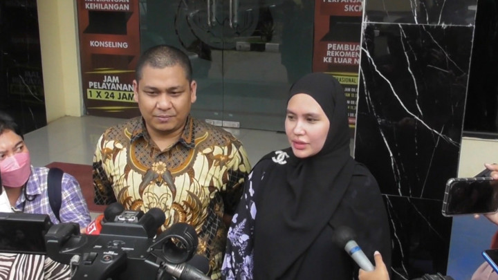 Kartika Putri Jadi Korban Mafia Tanah
